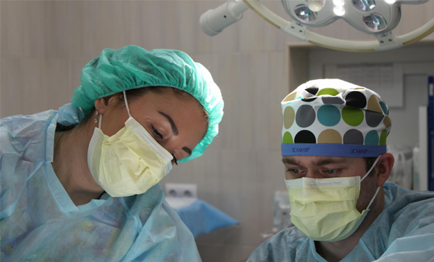 Principais características dos grampeadores cirúrgicos abertos para fechamento confiável de feridas